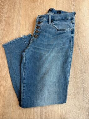 Lucky Brand High-Rise Button-Fly Jeans in Medium Blue Wash